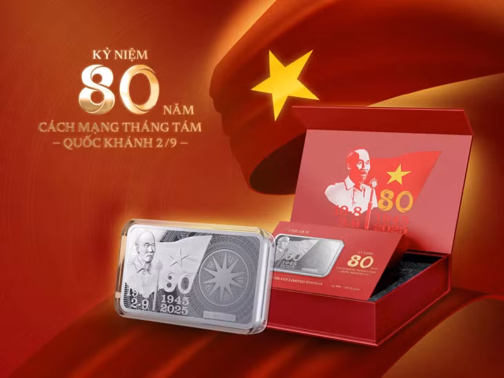 Phú Quý Group has issued special silver bars with the official emblem commemorating the 80th anniversary of the August Revolution and National Day. — Photo courtesy of Phú Quý Group