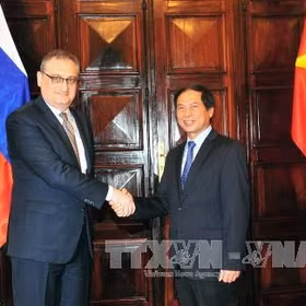 Vietnam, Russia hold strategic dialogue, political consultation