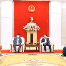 Quang Ninh's Chairman works with South Korean investor