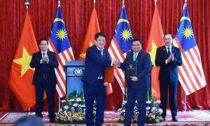 Vietnamese, Malaysian PMs hail fruitful talks to boost cooperation