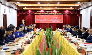 Quang Ninh Party Secretary meets Luang Prabang Party Secretary