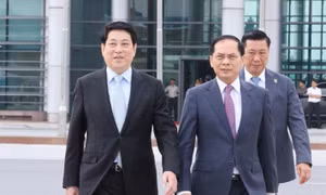 Vietnamese President leaves for APEC Economic Leaders’ Week in RoK