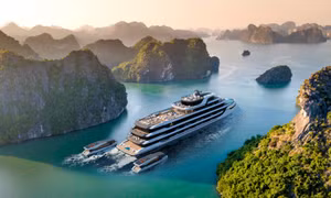 The largest six-star cruise ship in Ha Long Bay launched