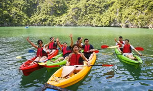 Kayaking in Ba Hang village: A leisurely way to discover Quang Ninh’s landscape