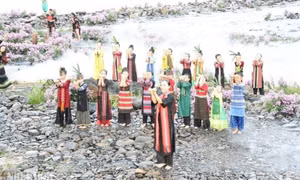 In picture: colourful brocades of Central Highlands ethnic minority groups