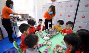 Pre-school students have health checks, get access to English in new school year