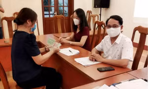 Quang Ninh province supports workers affected by Covid-19