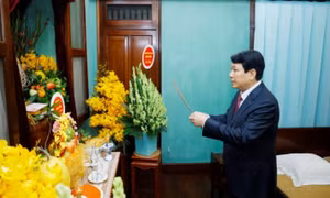 President Lương Cường pays tribute to President Hồ Chí Minh on first day of Tết