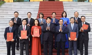 State President bestows title of ambassador upon diplomats