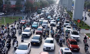 Hà Nội plans time-based ban on gasoline-powered motorbikes in downtown areas from 2026