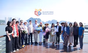 Italian presstrip delegation explores Quang Ninh tourism