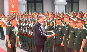 Top leader highlights priorities for defence intelligence agency in working visit
