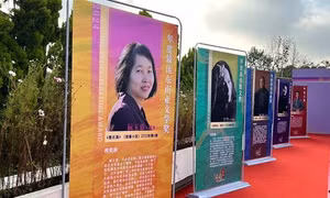 Writer Nguyễn Ngọc Tư honoured at China's Dianchi Literature Awards