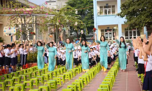 Over 359,000 students attend opening ceremony for new school year