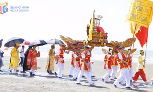 Mong Cai opens Tra Co Communal House festival 2025