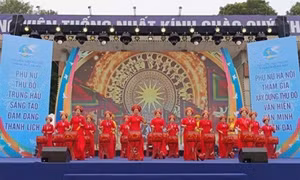 Hanoi holds festival of women for peace and development