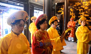 Cua Ong temple festival opens in Cam Pha city