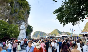 More than 434,000 tourist arrivals to Quang Ninh during Hung Kings’ Commemoration Day holiday