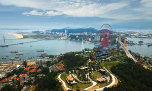 Quảng Ninh looks to welcome large foreign tourist groups