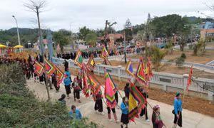 The festival of Luc Na Communal House opens in Binh Lieu 