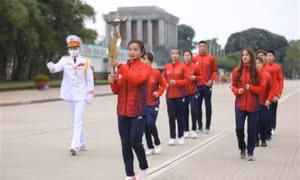 Torch relay starts from Hà Nội to Quảng Ninh for National Sports Games