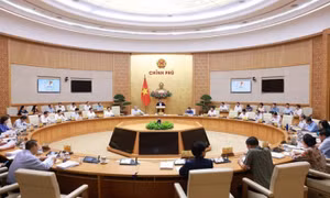 PM urges efforts to fully achieve set socio-economic development goals