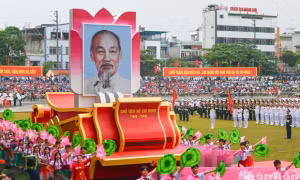 In Pictures: Grand ceremony, parade celebrating 70th anniversary of Dien Bien Phu Victory
