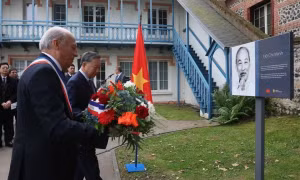 Top leader attends inauguration of memorial plaque honouring President Hồ Chí Minh in French city