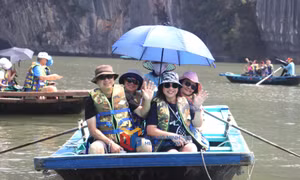Quang Ninh welcomed 15.6 million tourist arrivals in 9 months