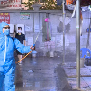 Ha Long city: Disinfection works carried out in all markets