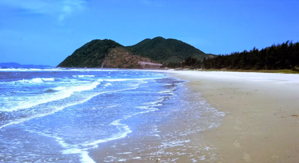 Quan Lan is endowed with the natural beauty, peace and transquility.