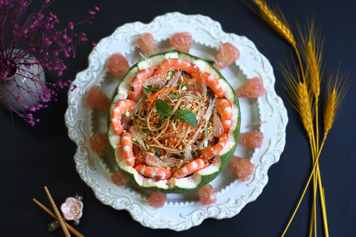 A vibrant pomelo salad. Photo by VnExpress/Bui Thuy