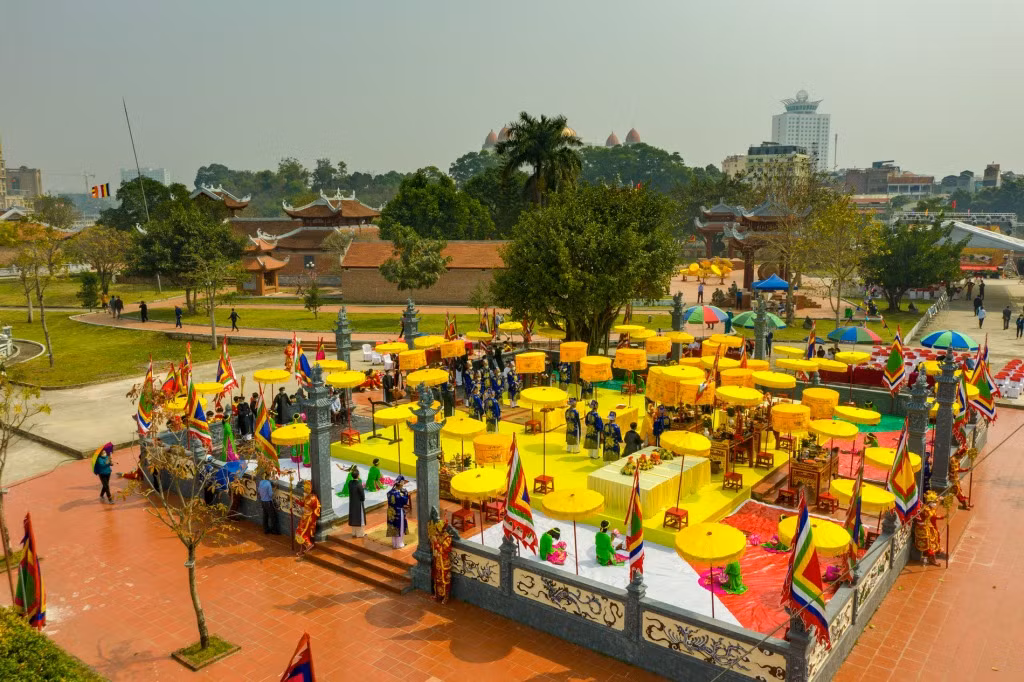 The ancient temple was built to worship the Land Genie and those who originally claimed the area, and now protects local people and blesses them with bumper harvests.