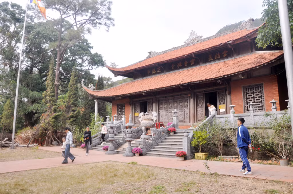 Loi Am Pagoda was recognised as a national historical and religious heritage in 1997.