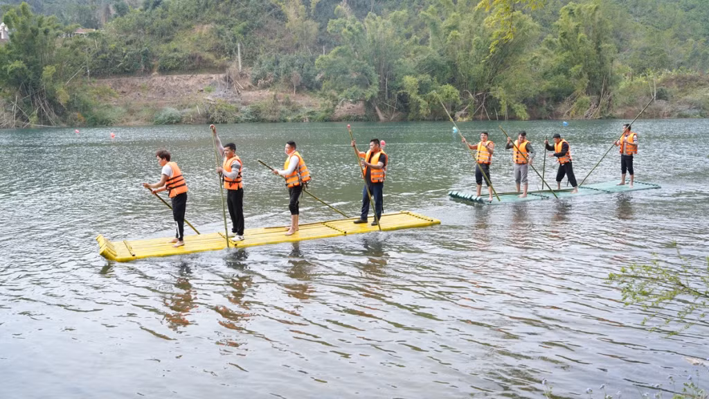 A raft racing on Dong Dinh river