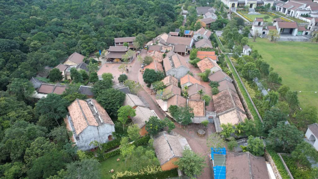People can feel the sense of tranquility when visiting Yen Tu.
