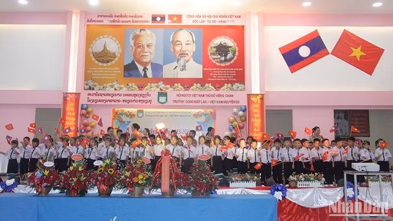 Lao-Viet bilingual school begins new school year (Photo: NDO)
