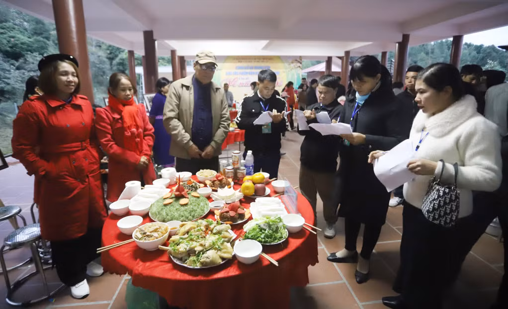Traditional banquet displaying competition