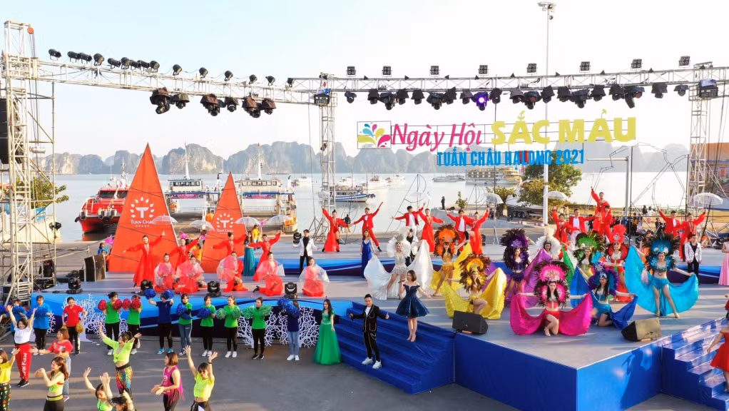 The first winter carnival was held in Quang Ninh last year.
