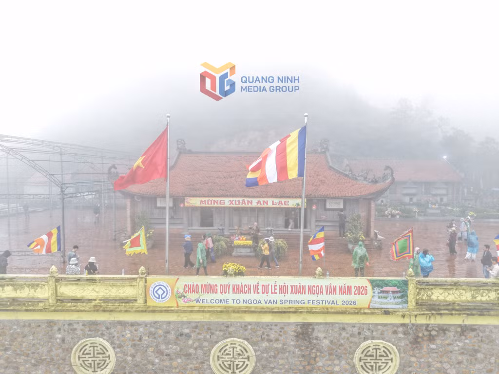 Large numbers of pilgrims make their way to Ngoa Van Hermitage and Pagoda atop Bao Dai Mountain.