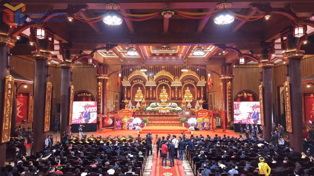 An overview of the opening of Yen Tu Spring Festival 2026