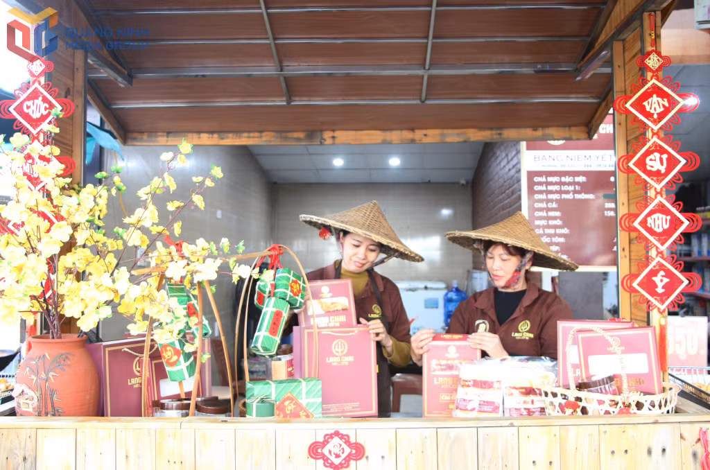 Elegantly packaged squid cakes are increasingly favored as refined Lunar New Year gifts.