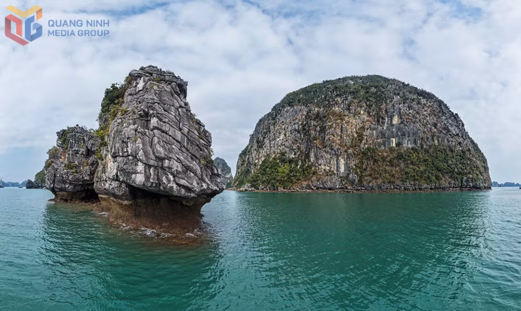According to scientists, Ha Long Bay was formed through karst erosion and weathering over 250-289 million years, making it a natural masterpiece.