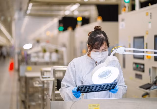 Intel's manufacturing presence puts Viet Nam on hi-tech map - Ảnh 1.