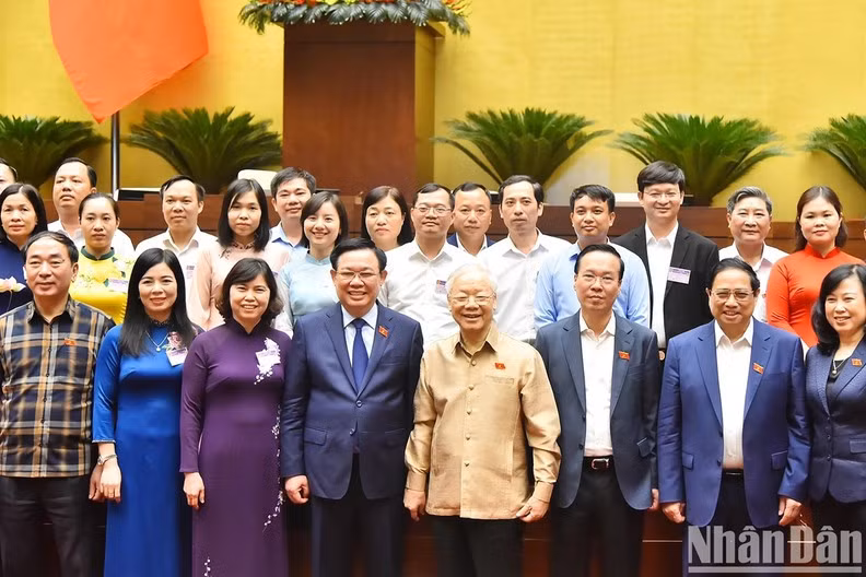 General Secretary Nguyen Phu Trong, President Vo Van Thuong, Prime Minister Pham Minh Chinh and National Assembly Chairman Vuong Dinh Hue and delegates at the morning session, on November 1.