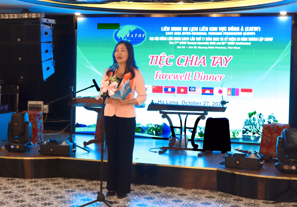 Đồng chí Nguyễn Thị Hạnh, Phó Chủ tịch UBND tỉnh phát biểu tại buổi tiệc.