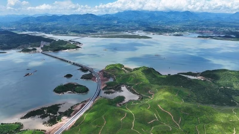 A part of Van Don-Mong Cai Expressway from above (Photo courtesy of the collaborator)