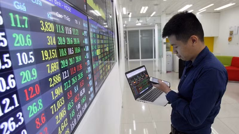 VN-Index advances slightly on August 8. (Illustrative image)