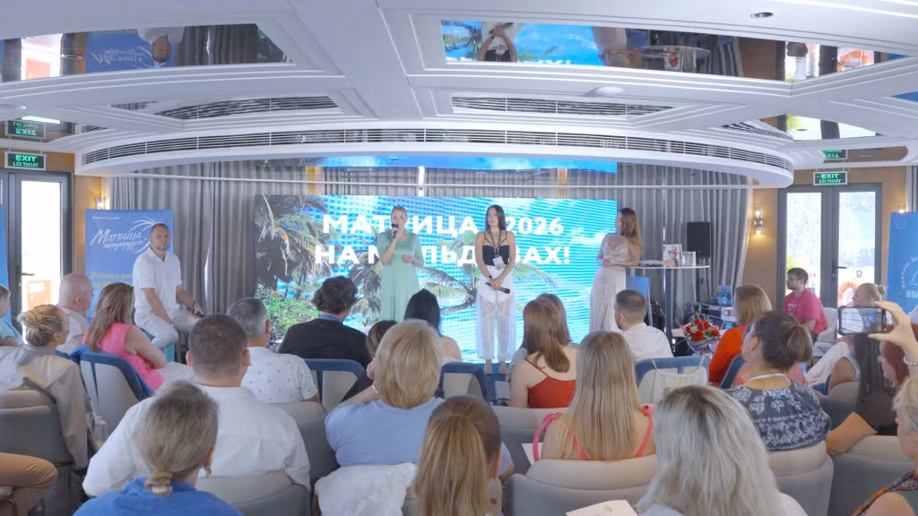 Visitors hold conferences and seminars aboard the Grand Pioneers cruise while exploring the heritage landscapes of Ha Long Bay and Bai Tu Long Bay.