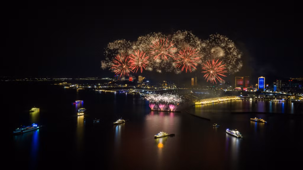 A dazzling fireworks display lights up the heritage bay.